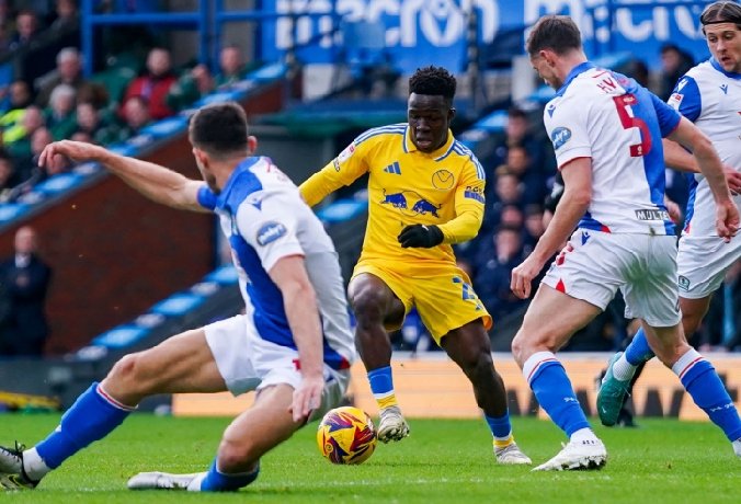 Soi kèo phạt góc Leeds vs Blackburn, 22h ngày 01/01