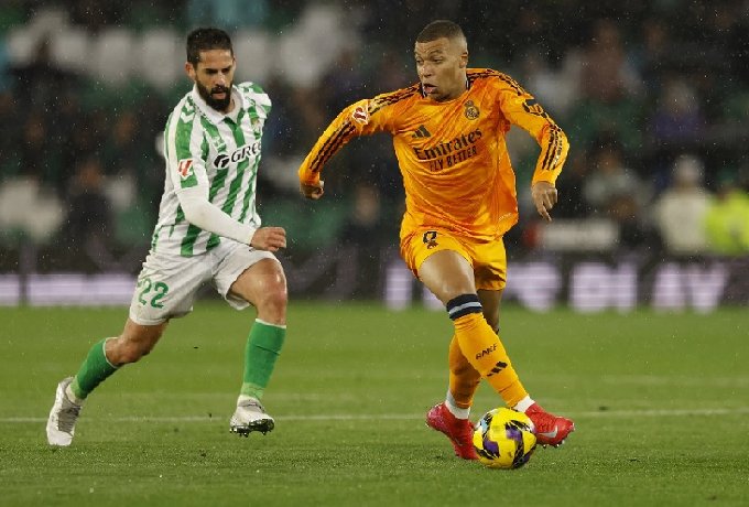 Real Madrid thua sốc Betis, Atletico chiếm đỉnh bảng La Liga