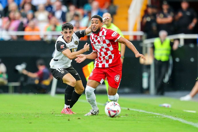 Soi kèo phạt góc Girona vs Feyenoord, 23h45 ngày 02/10