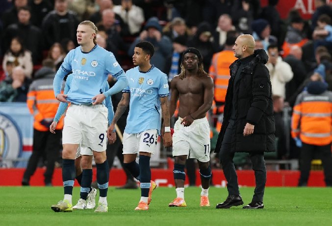 Thua Liverpool, cơ hội đăng quang của Man City chỉ còn 4,4%