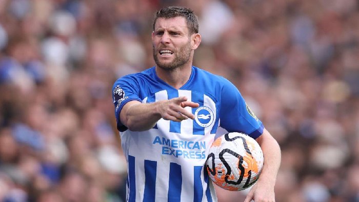 James Milner sánh ngang huyền thoại Ryan Giggs về số lần ra sân ở EPL nhiều nhất