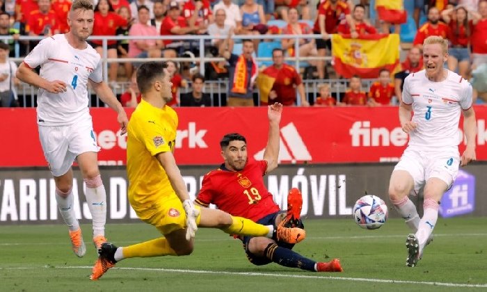  Nhật định phạt góc Tây Ban Nha vs CH Czech, 01h45 ngày 4/10
