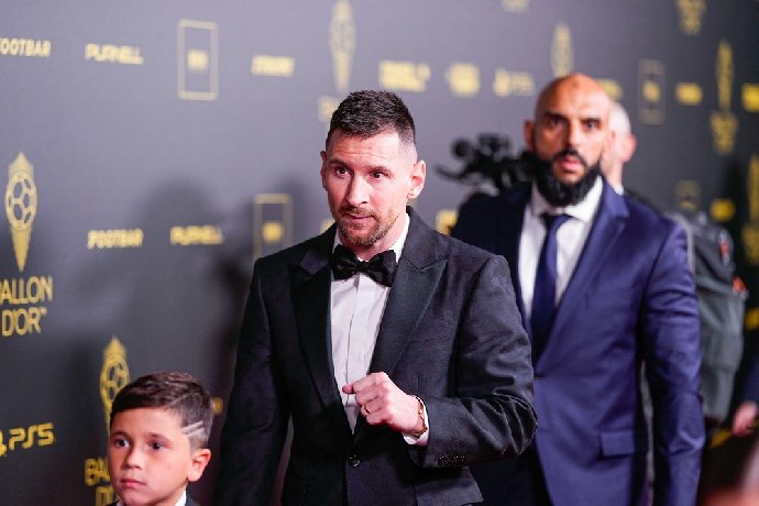 Lionel Messi xác nhận không trở lại châu Âu thi đấu
