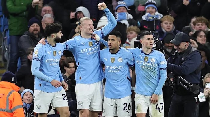 Top 4 cảnh giác, Man City đang trở lại