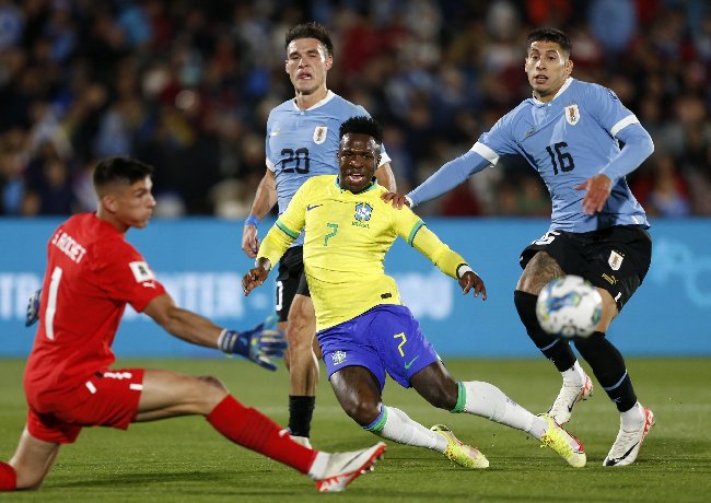 Siêu máy tính dự đoán Uruguay vs Brazil