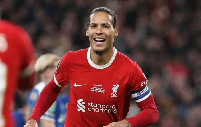 Real Madrid từ chối chiêu mộ Van Dijk