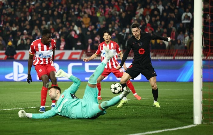 Lewandowski sắp được lịch sử ghi danh sau cú đúp vào lưới Crvena Zvezda