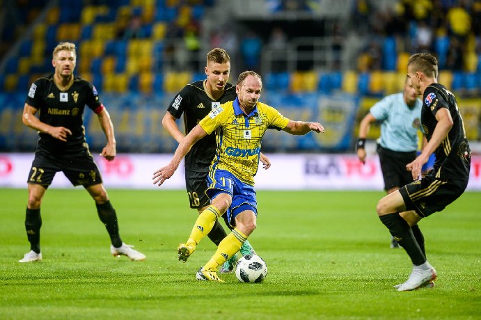 Nhận định Arka Gdynia vs Lech Poznan, vòng 3 Cúp quốc gia Ba Lan 3h00 ngày 8/12/2023