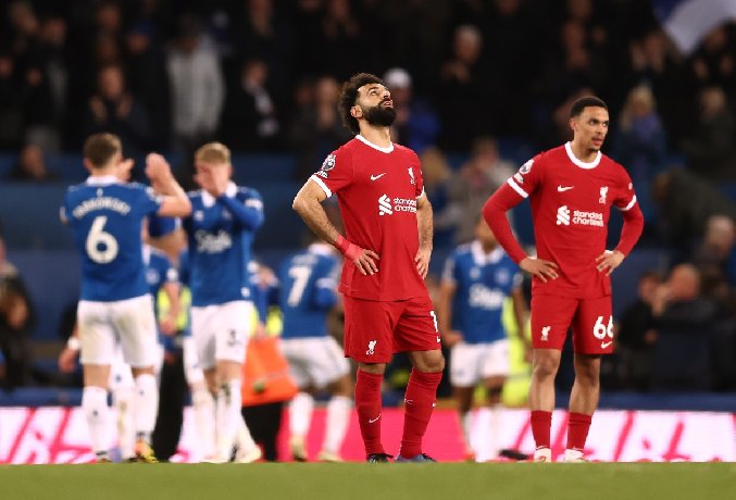 Trận Everton vs Liverpool nhận cảnh báo, đứng trước nguy cơ bị hoãn