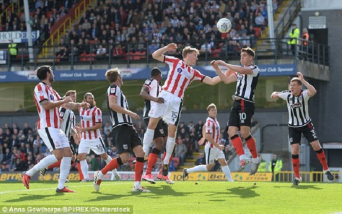 Nhận định, Soi kèo Grimsby Town vs Lincoln City, 01h30 ngày 9/10