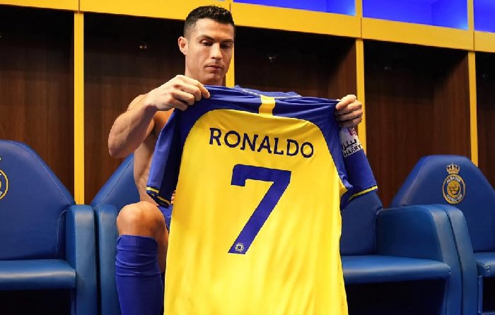 Thương vụ Al Hilal chiêu mộ Ronaldo khả thi đến đâu?