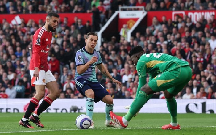 MU và Arsenal bất phân thắng bại tại Old Trafford