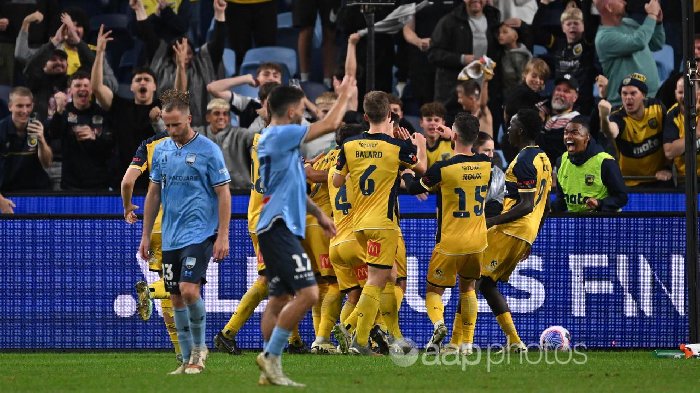 Kết quả bóng đá hôm nay tối 10/5: Central Coast Mariners thắng kịch tính Sydney FC 