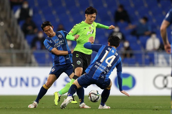 Soi kèo nhà cái Ulsan HD FC vs Jeonbuk Hyundai Motors, 17h ngày 12/3