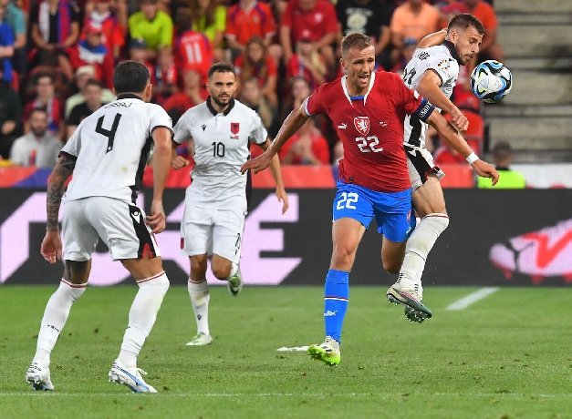 Soi kèo phạt góc CH Séc vs Albania, 1h45 ngày 12/10