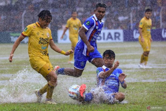 Nhận định, Soi kèo PSBS Biak Numfor vs Persita Tangerang, 15h30 ngày 12/12