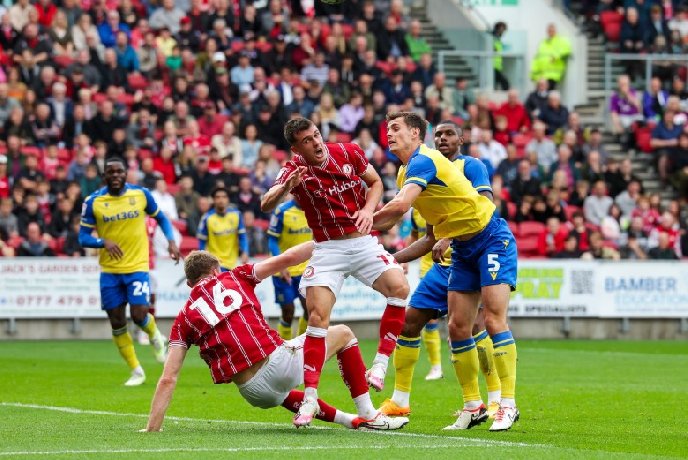 Nhận định, Soi kèo Bristol City vs Stoke City, 2h45 ngày 13/2