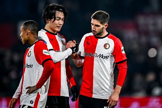 Soi kèo phạt góc Feyenoord vs AC Milan, 3h ngày 13/02