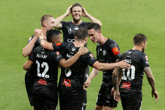 Kết quả bóng đá hôm nay tối 14/1: Wellington Phoenix trở lại ngôi đầu