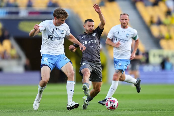 Kết quả bóng đá hôm nay tối 15/1: Wellington Phoenix cầm chân Sydney FC