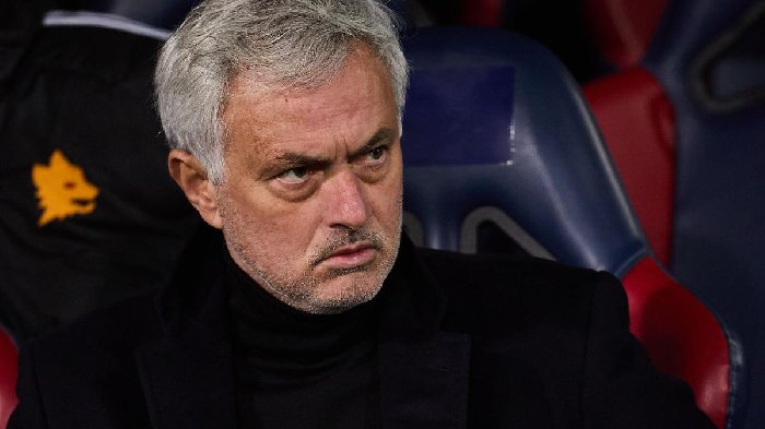 HLV Jose Mourinho chính thức bị Roma sa thải