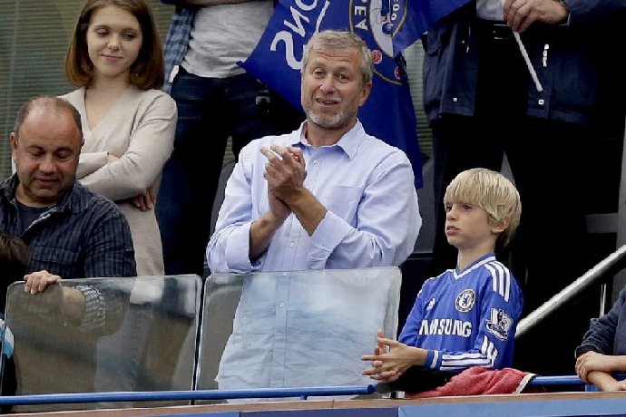 Chelsea ‘bới’ lại sổ sách thời Abramovich, hy vọng thoát án phạt trừ điểm