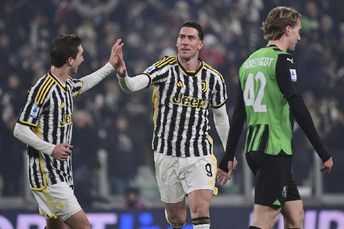 Kết quả bóng đá hôm nay 17/1: Juventus áp sát ngôi đầu của Inter