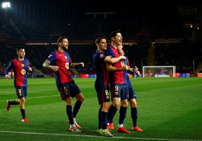 Barcelona trở lại ngôi đầu La Liga