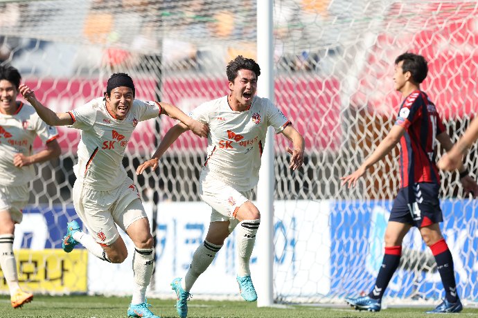 Nhận định Gimcheon Sangmu vs Jeju United, 17h00 ngày 18/5