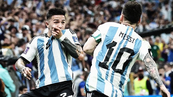 Thứ trưởng Argentina bắt Messi phải xin lỗi