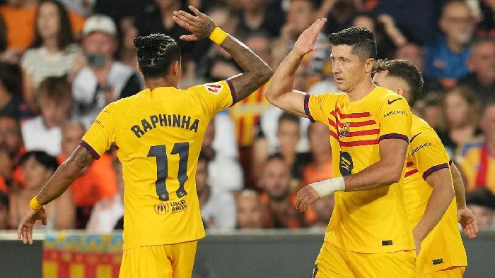 Kết quả bóng đá hôm nay 18/8: Barca thắng vất vả trên sân Valencia