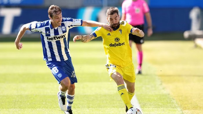 Nhận dịnh dự đoán Alaves vs Cadiz, lúc 3h00 ngày 20/1/2024