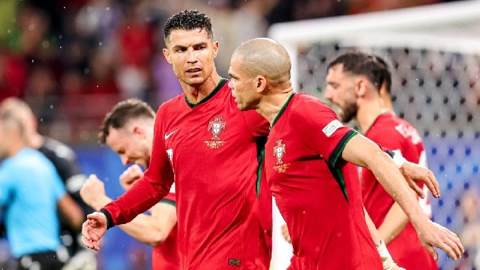 Ronaldo và Pepe đi vào lịch sử EURO trong cùng 1 ngày