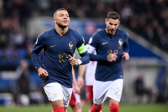 Mbappe cán mốc 300 bàn nhanh không tưởng, hơn cả Messi và Ronaldo