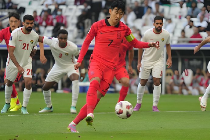 Son Heung-min lập kỷ lục ghi bàn ở Asian Cup