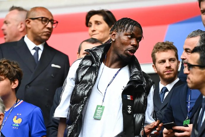 HLV Amorim bất ngờ nhận lời khuyên đặc biệt về trường hợp Pogba