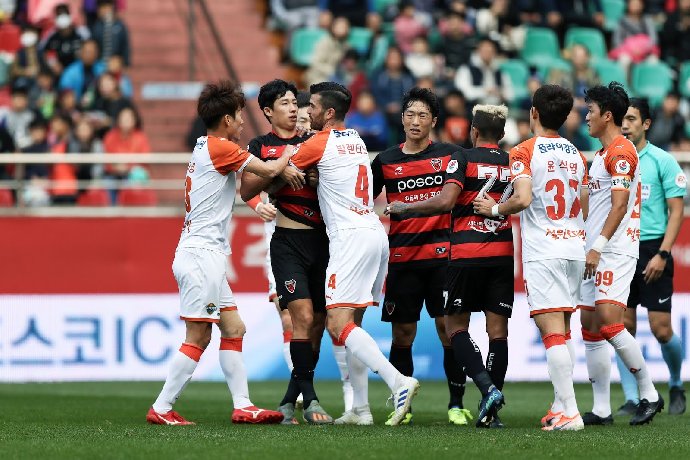 Nhận định, Soi kèo Gangwon vs Pohang Steelers, 14h30 ngày 23/2