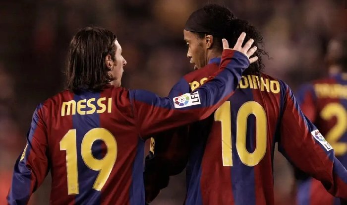 Đội hình xuất sắc nhất mà Ronaldinho lựa chọn: Vắng bóng CR7