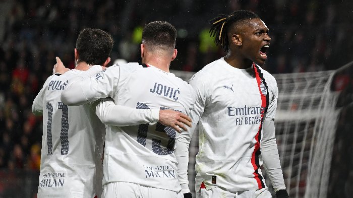 Kết quả bóng đá hôm nay 23/2: AC Milan đi tiếp ở Cúp C2