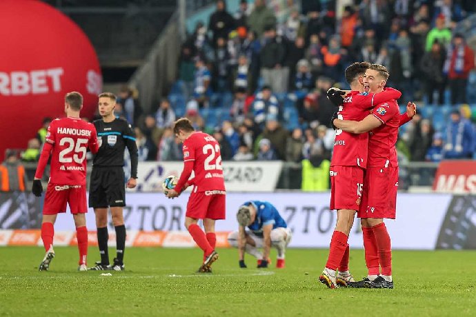 Soi kèo phạt góc Widzew lodz vs Radomiak Radom, 22h59 ngày 23/08