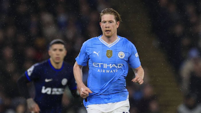 Man City chờ đợi những lời đề nghị cho De Bruyne