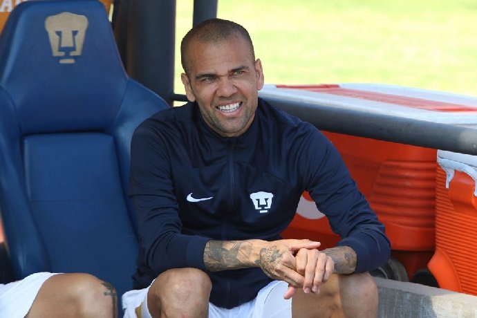 Dani Alves bị đề nghị án 9 năm tù giam, 10 năm quản chế