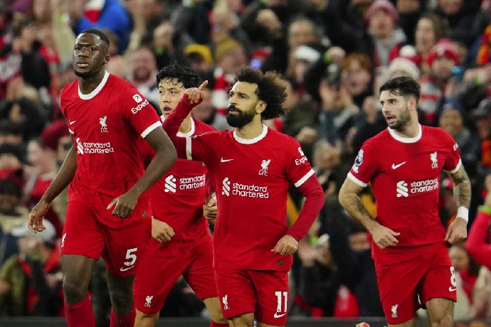 Kết quả bóng đá hôm nay 24/12: Liverpool tặng quà Giáng sinh cho Man City