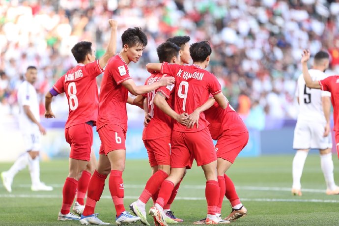 Quang Hải đánh dấu cột mốc lịch sử ở Asian Cup