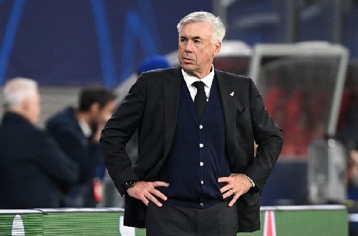 HLV Ancelotti cân nhắc thay đổi chiến thuật cho trận Siêu kinh điển