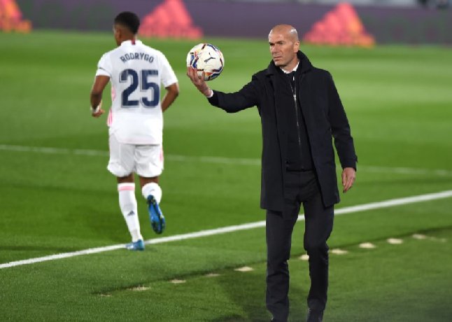 Zinedine Zidane từ chối ghế nóng tại ĐT Algeria