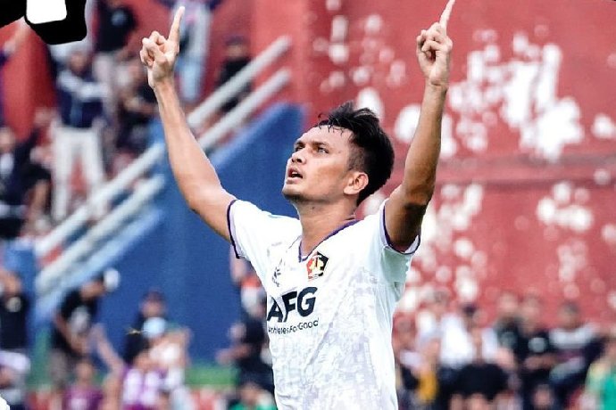 Kết quả bóng đá hôm nay tối 28/2: Persik Kediri áp sát top 6