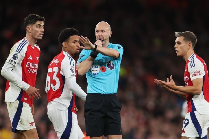 Lý do Anthony Taylor từ chối bàn thắng muộn của Arsenal