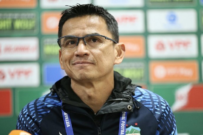 HLV Kiatisuk dự đoán Thái Lan thắng Uzbekistan ở vòng 16 đội Asian Cup 2023