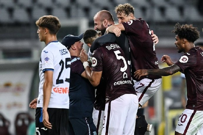 Soi kèo phạt góc Venezia vs Torino, 23h30 ngày 30/08